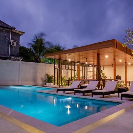 Ratan Uluwatu Hotel And Villas מראה חיצוני תמונה