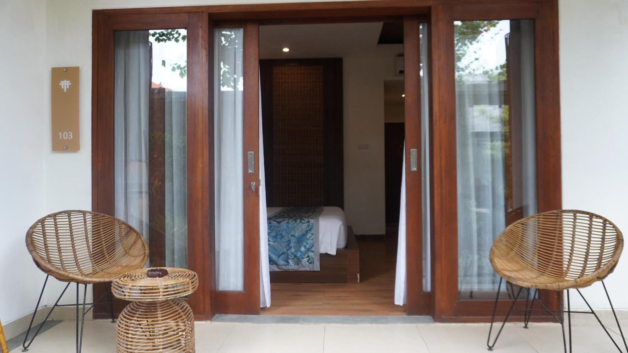 Ratan Uluwatu Hotel And Villas מראה חיצוני תמונה