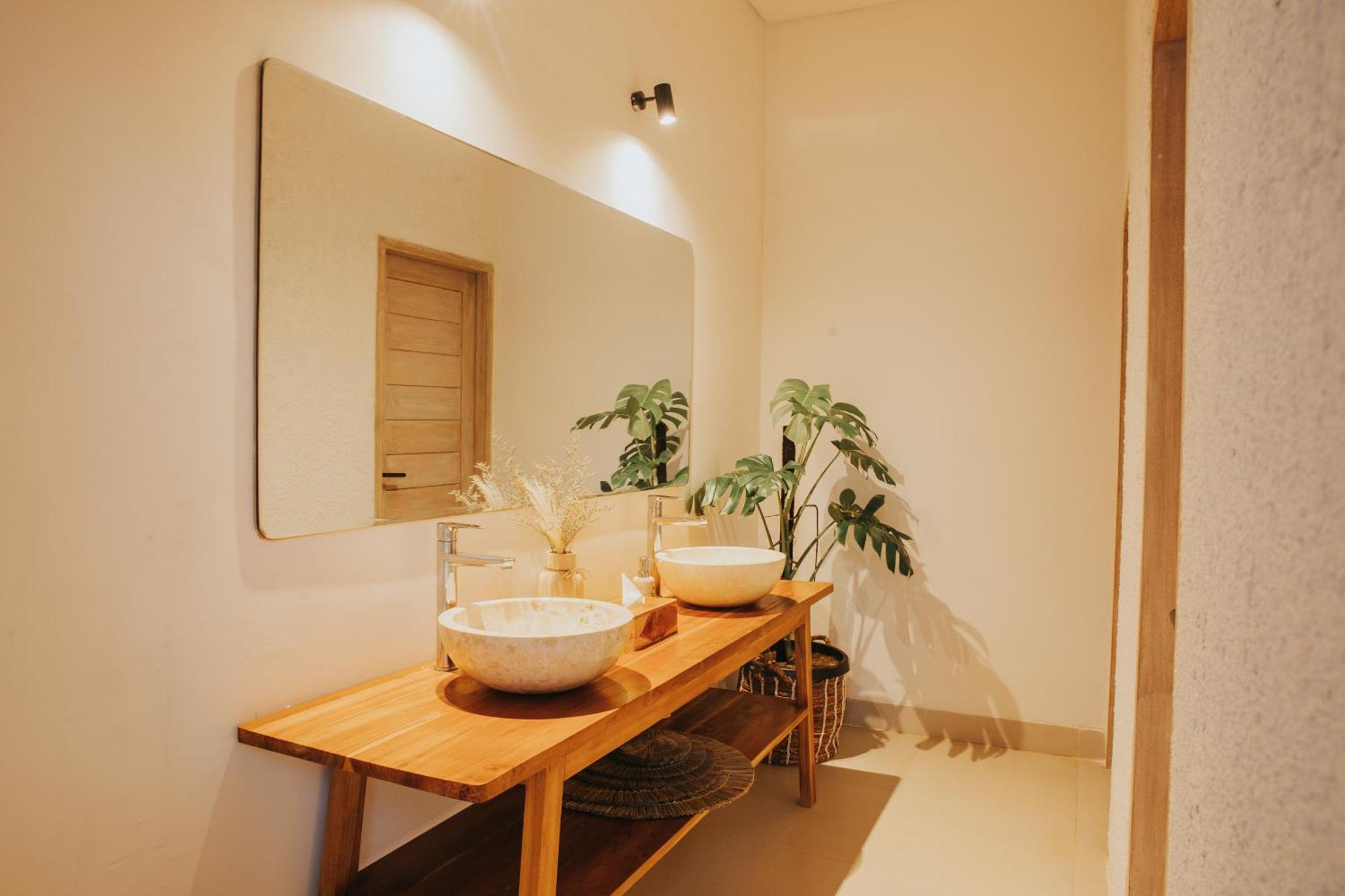 Ratan Uluwatu Hotel And Villas מראה חיצוני תמונה