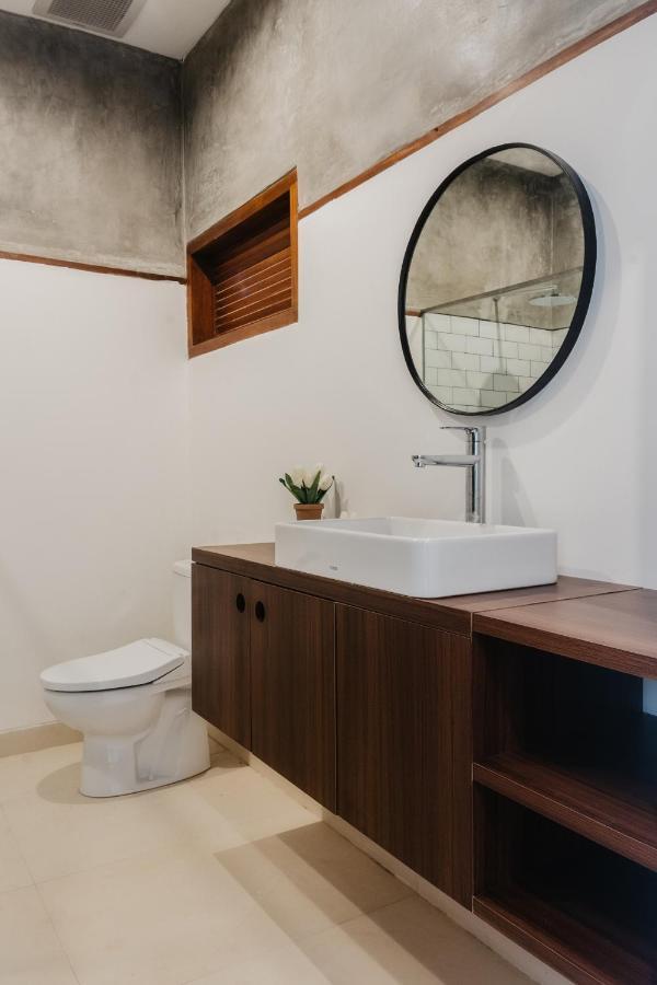 Ratan Uluwatu Hotel And Villas מראה חיצוני תמונה